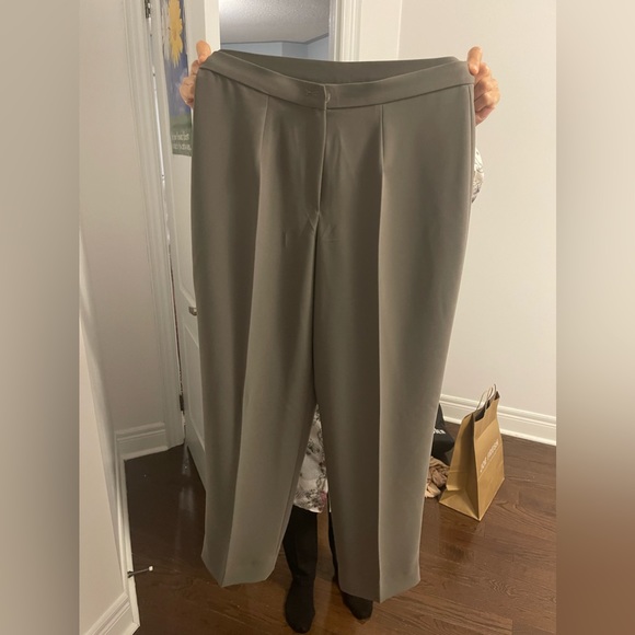 Green suit set - Picture 3 of 4